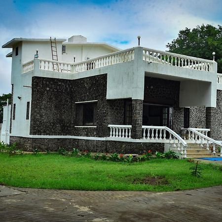Whispering Woods Villa And Eco Farms Lonavala Ngoại thất bức ảnh