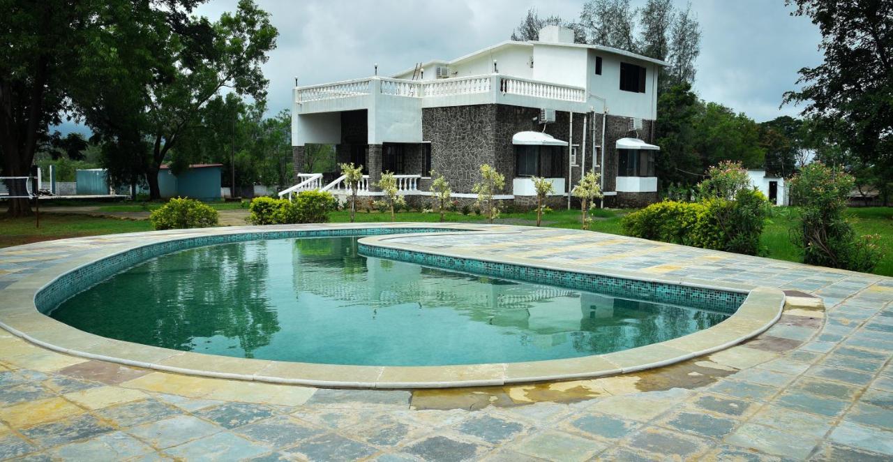 Whispering Woods Villa And Eco Farms Lonavala Ngoại thất bức ảnh